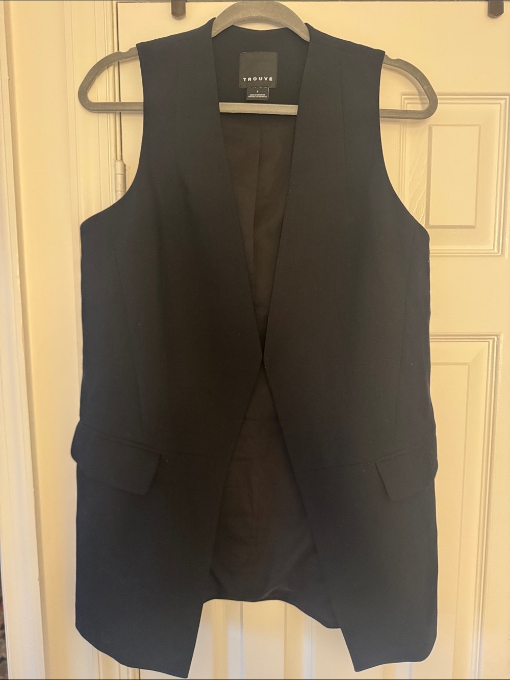 Trouve Black Sleeveless Tailored Vest Blazer